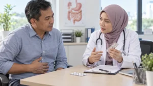 Doktor menerangkan penggunaan ubat anti-radang NSAID secara selamat kepada pesakit